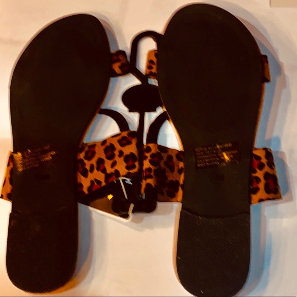 Gorgeous Charles Albert Flat Detailed Sandal🎁. - Picture 9 of 10